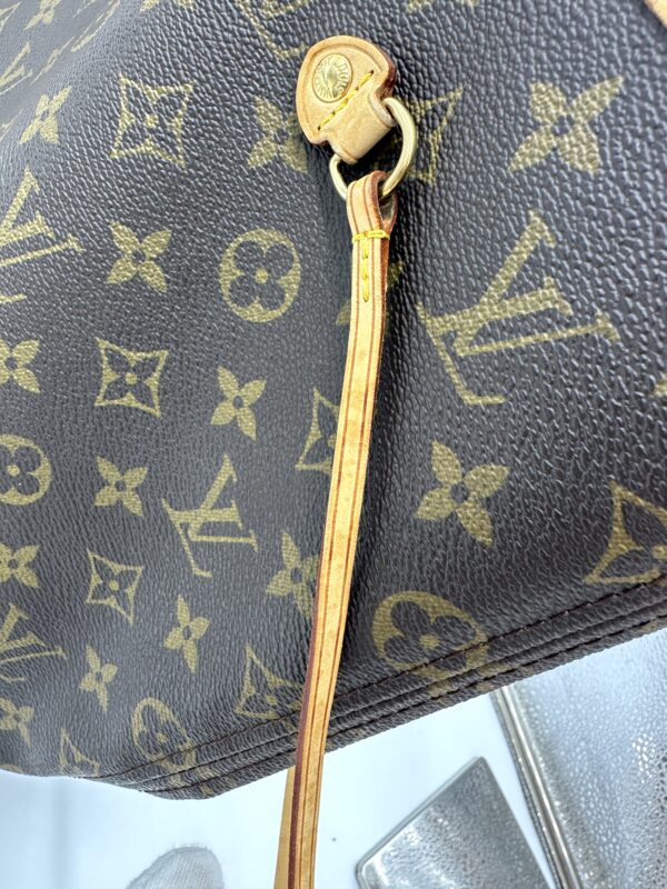 Authentic Louis Vuitton Neverfull GM - Image 14