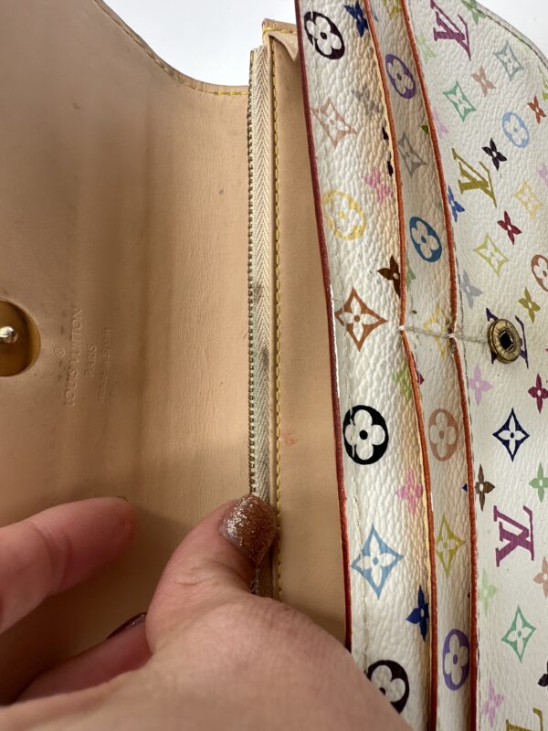 Authentic Louis Vuitton Sarah Multicolor wallet, white, with LV box, LV dustbag, and free new organizer to wear as a wallet on a chain/crossbody and free new gold crossbody chain - Image 17