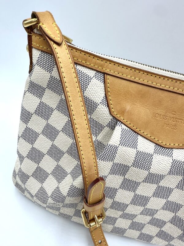 Authentic Louis Vuitton Siracusa PM with LV dustbag included - Image 18