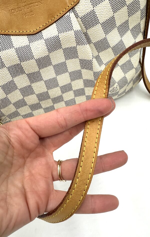 Authentic Louis Vuitton Siracusa PM with LV dustbag included - Image 20