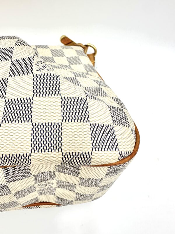 Authentic Louis Vuitton Siracusa PM with LV dustbag included - Image 32