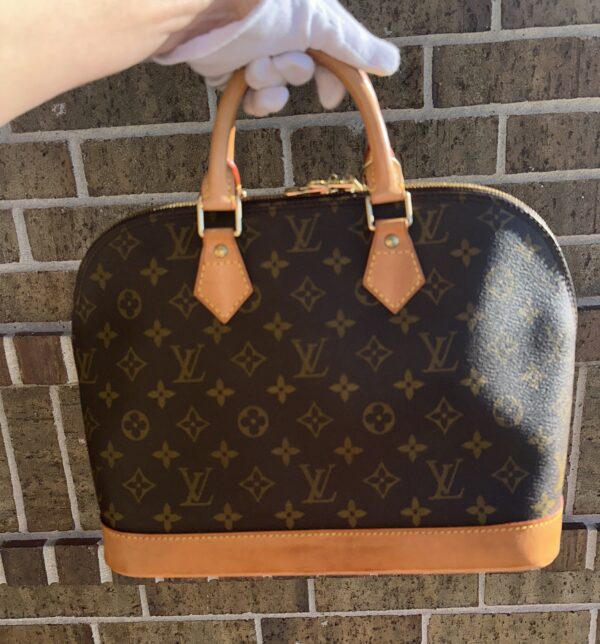 Authentic Louis Vuitton Alma PM with gold generic crossbody strap included - Image 8