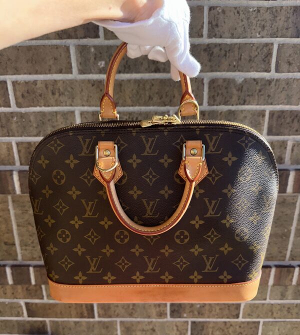 Authentic Louis Vuitton Alma PM with gold generic crossbody strap included - Image 9