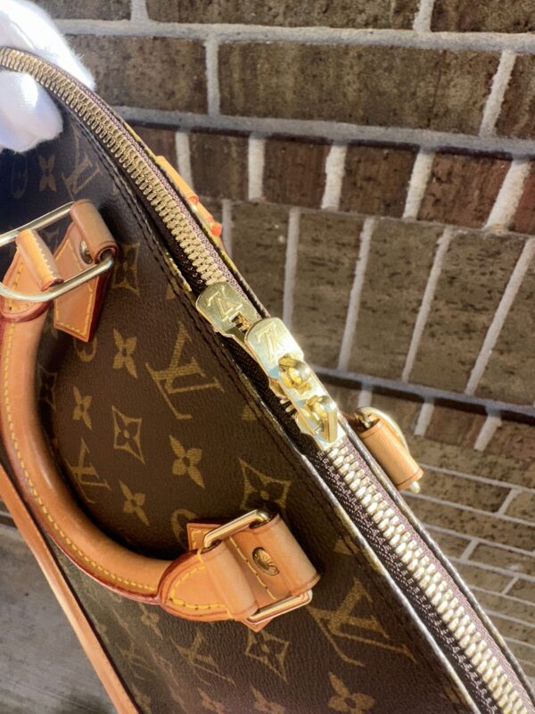 Authentic Louis Vuitton Alma PM with gold generic crossbody strap included - Image 13