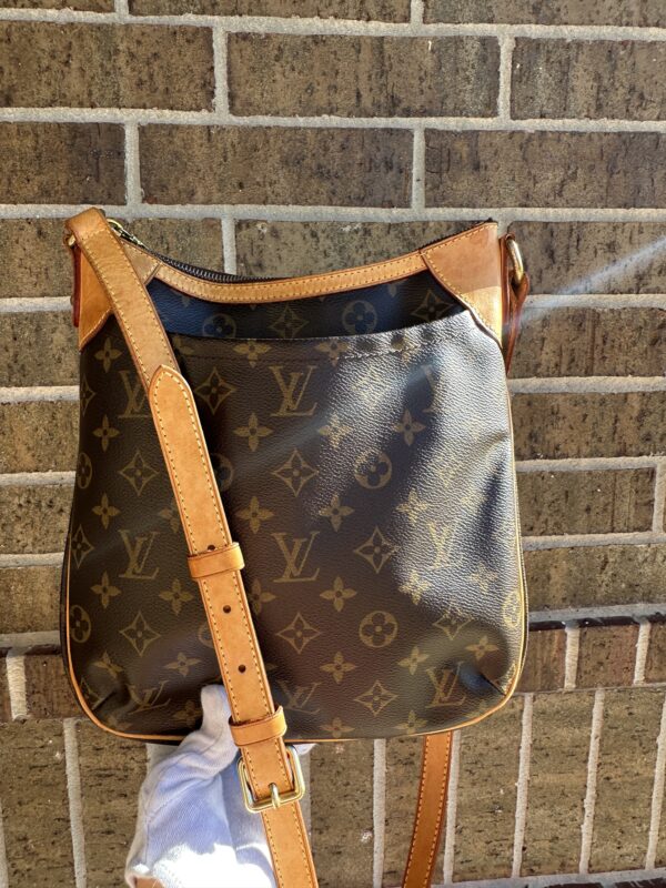 Authentic Louis Vuitton Odeon PM with LV dustbag included - Image 5