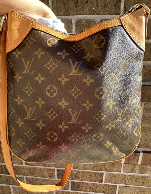 Authentic Louis Vuitton Odeon PM with LV dustbag included - Image 8