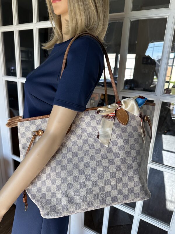 Authentic Louis Vuitton Neverfull MM, azur with free NWT organizer included - Image 8