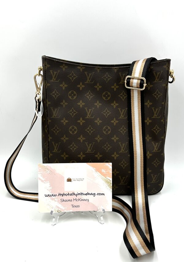 Authentic Louis Vuitton Looping GM, converted to crossbody, choose your own generic strap and original strap and hardware included (removed) - Image 3