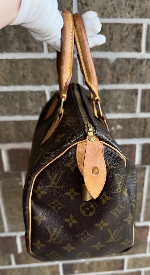 Authentic Louis Vuitton Speedy 25 with LV dustbag and LV lock (no key) - Image 8