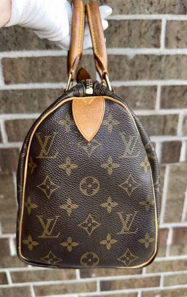 Authentic Louis Vuitton Speedy 25 with LV dustbag and LV lock (no key) - Image 11