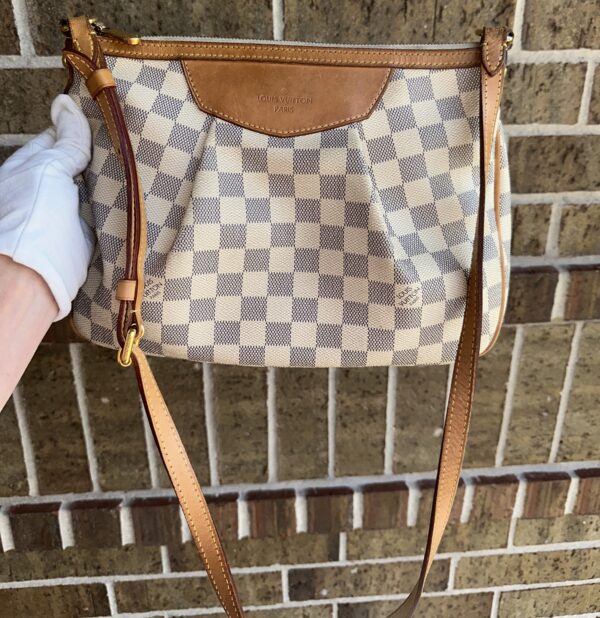 Authentic Louis Vuitton Siracusa PM crossbody - Image 9