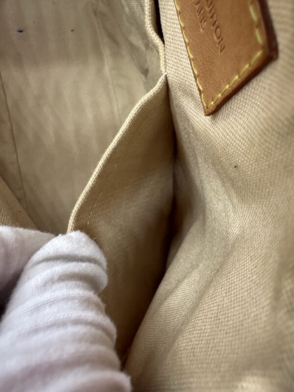 Authentic Louis Vuitton Siracusa PM crossbody - Image 43