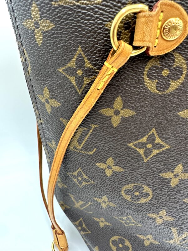 Authentic Louis Vuitton Neverfull MM with beige interior, Monogram - Image 10