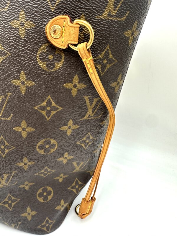 Authentic Louis Vuitton Neverfull MM with beige interior, Monogram - Image 11