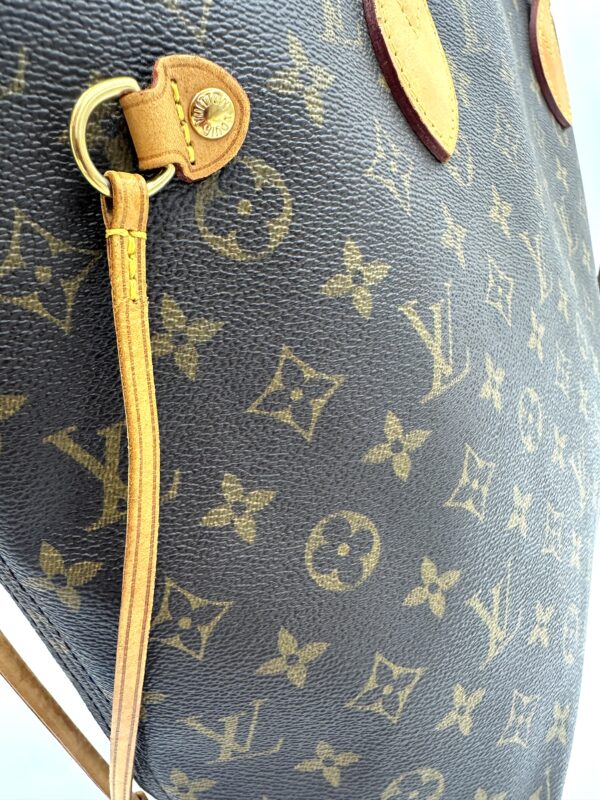 Authentic Louis Vuitton Neverfull MM with beige interior, Monogram - Image 24