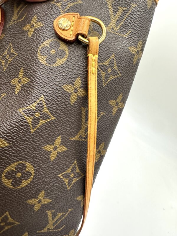 Authentic Louis Vuitton Neverfull MM with beige interior, Monogram - Image 25