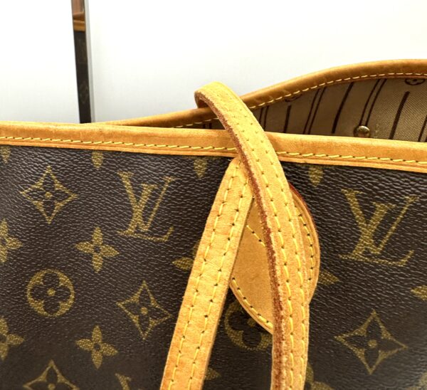 Authentic Louis Vuitton Neverfull MM with beige interior, Monogram - Image 27
