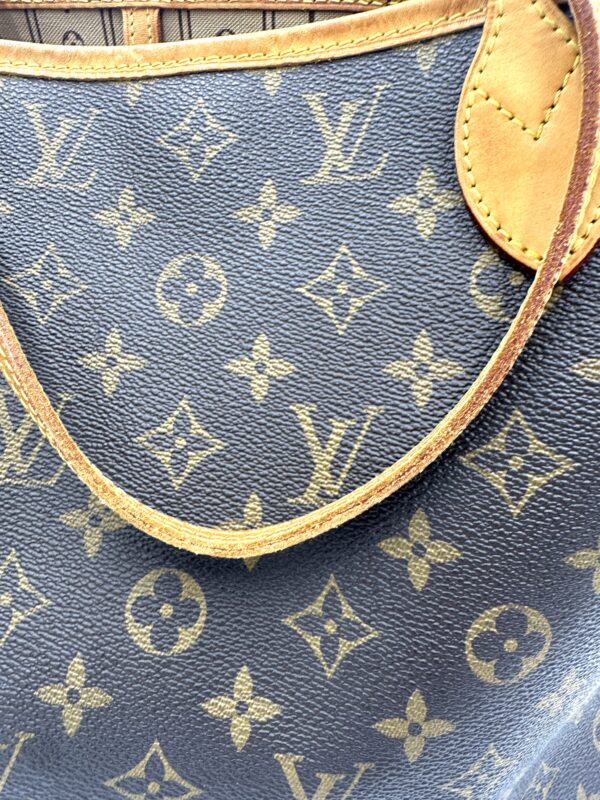 Authentic Louis Vuitton Neverfull MM with beige interior, Monogram - Image 32