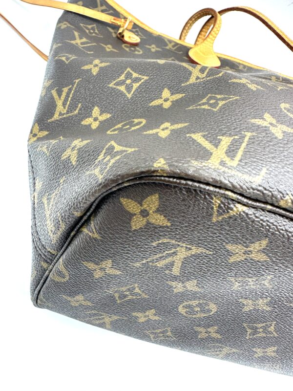 Authentic Louis Vuitton Neverfull MM with beige interior, Monogram - Image 37