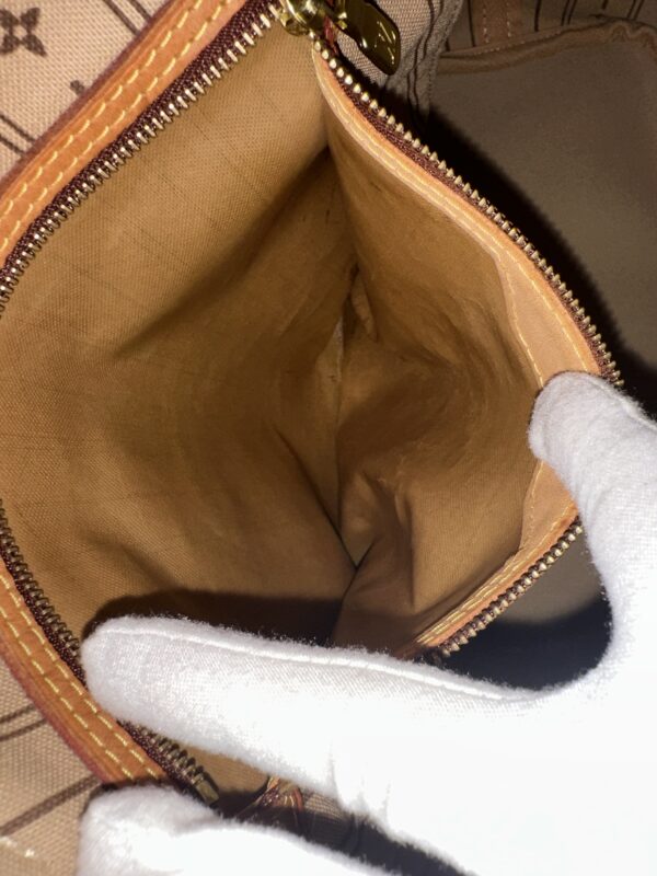 Authentic Louis Vuitton Neverfull MM with beige interior, Monogram - Image 47