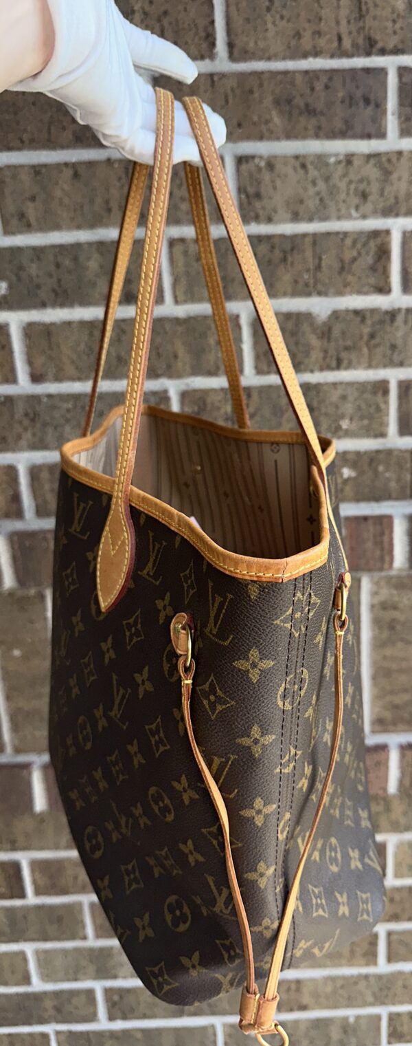 Authentic Louis Vuitton Neverfull MM with beige interior, Monogram - Image 50