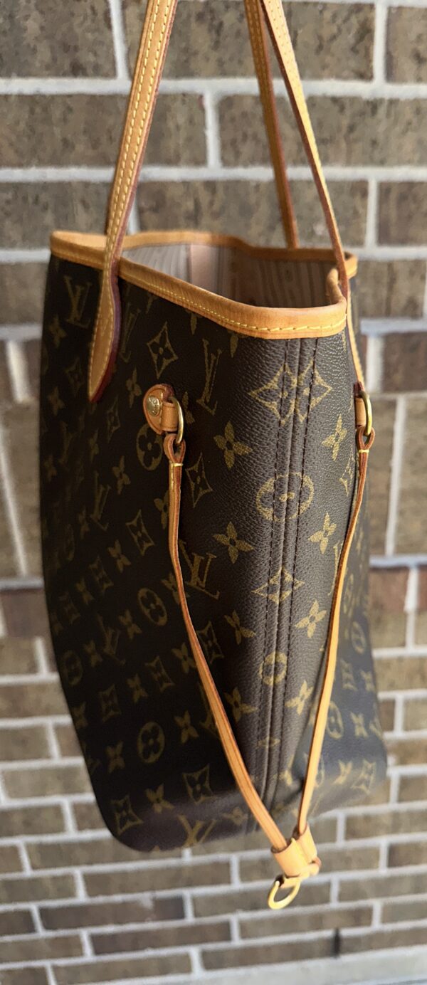 Authentic Louis Vuitton Neverfull MM with beige interior, Monogram - Image 52