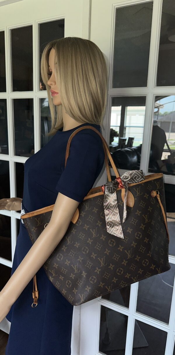 Authentic Louis Vuitton Neverfull MM with beige interior, Monogram - Image 57