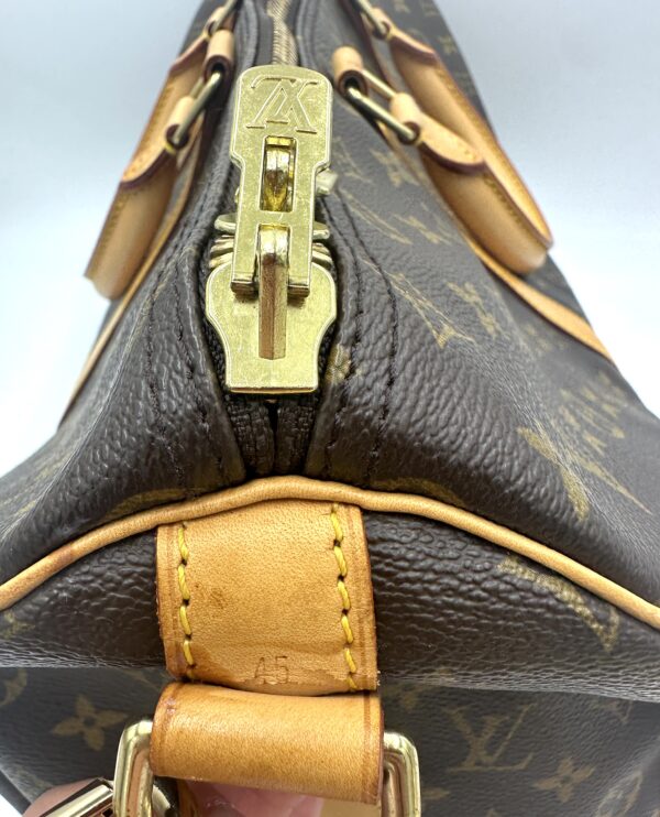 Authentic Louis Vuitton Keepall 45 Bandouliere with LV strap and LV dustbag included - Image 32