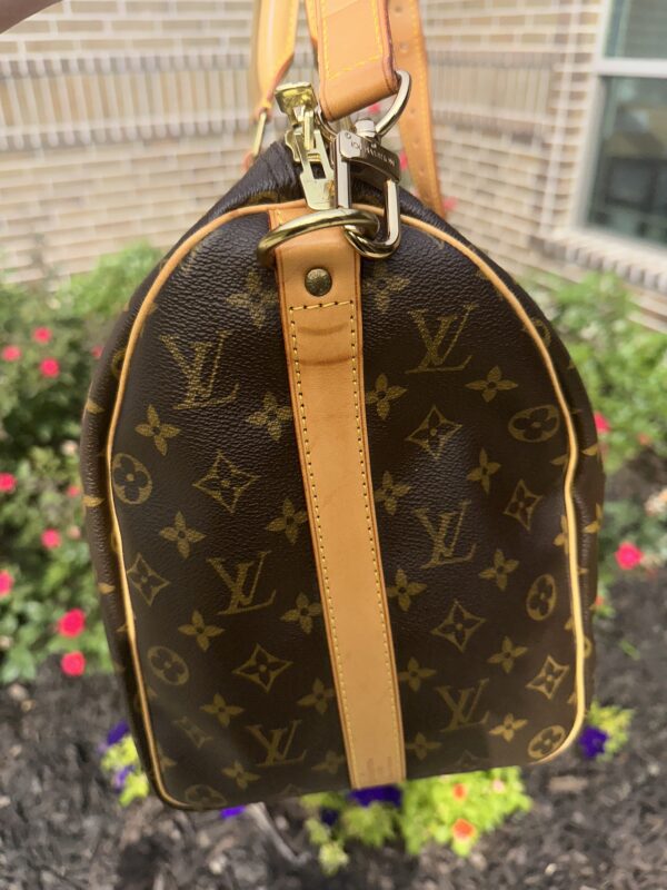 Authentic Louis Vuitton Keepall 45 Bandouliere with LV strap and LV dustbag included - Image 4