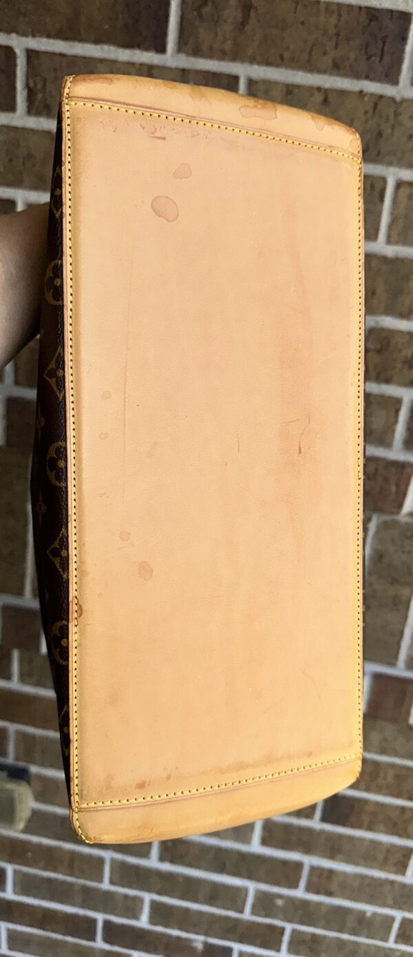 Authentic Louis Vuitton Cabas Mezzo - Image 54