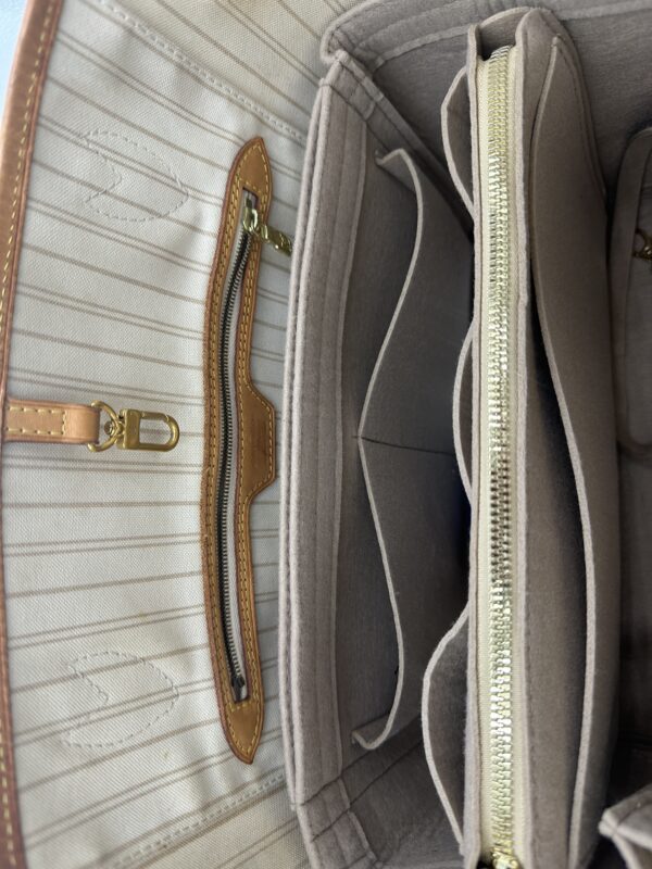 Authentic Newer Model Louis Vuitton Neverfull MM, Azur with NWT organizer included - Image 33