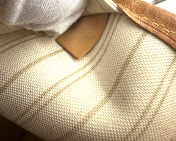 Authentic Newer Model Louis Vuitton Neverfull MM, Azur with NWT organizer included - Image 40