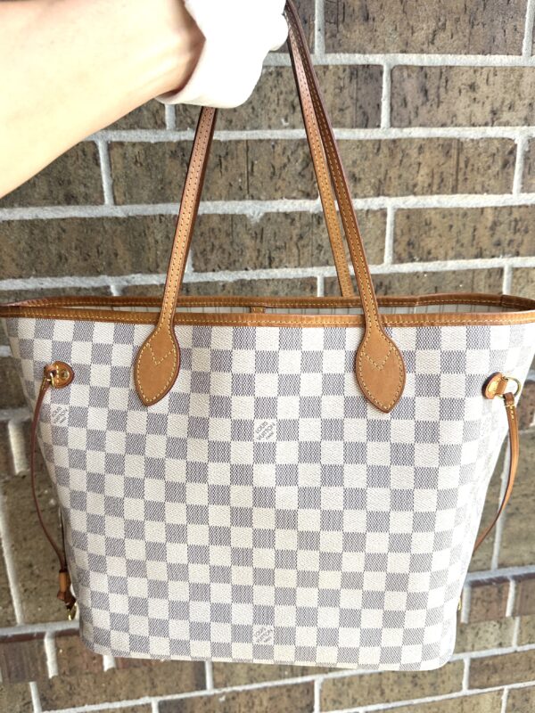 Authentic Newer Model Louis Vuitton Neverfull MM, Azur with NWT organizer included - Image 52
