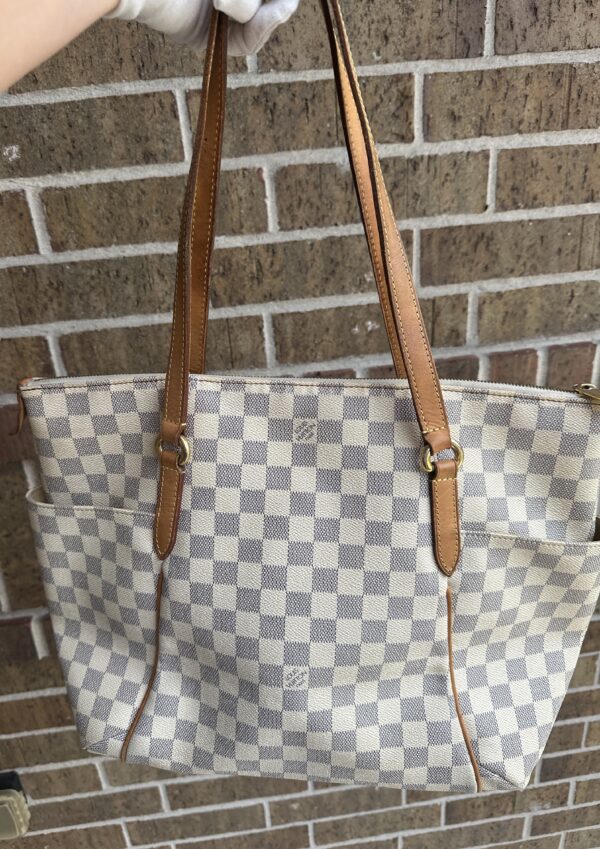 Authentic Louis Vuitton Totally MM, Azur - Image 38