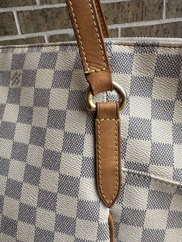 Authentic Louis Vuitton Totally MM, Azur - Image 41