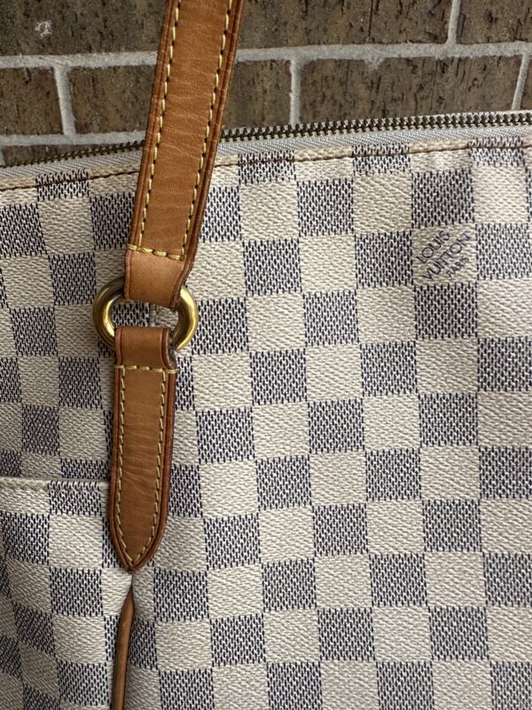Authentic Louis Vuitton Totally MM, Azur - Image 44