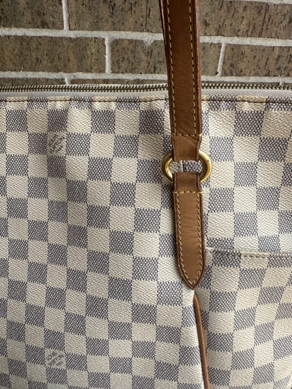 Authentic Louis Vuitton Totally MM, Azur - Image 47