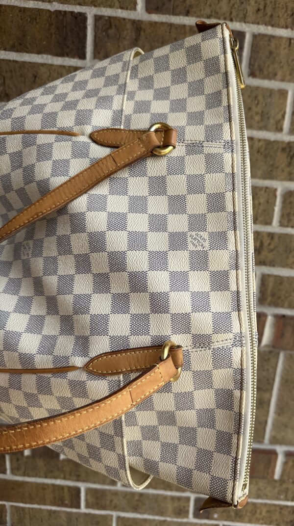 Authentic Louis Vuitton Totally MM, Azur - Image 45