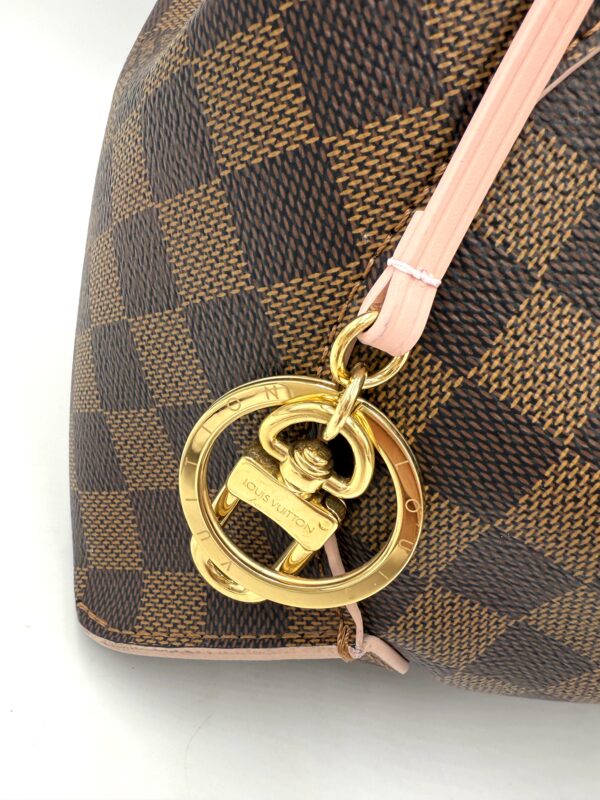 Authentic Louis Vuitton Caissa Hobo, Rose Ballerine, with LV key ring and LV dustbag included - Image 3