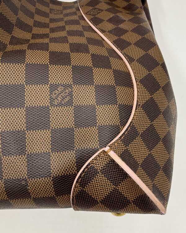 Authentic Louis Vuitton Caissa Hobo, Rose Ballerine, with LV key ring and LV dustbag included - Image 17