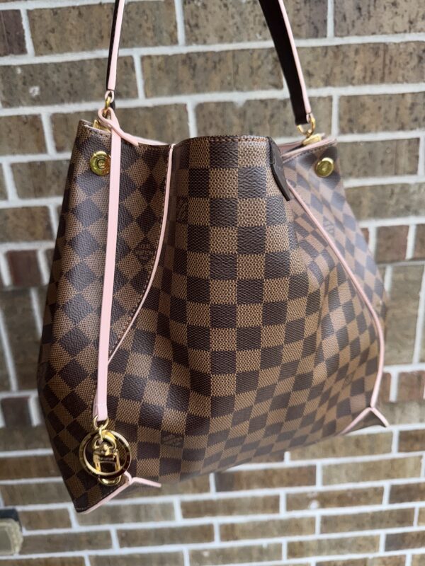 Authentic Louis Vuitton Caissa Hobo, Rose Ballerine, with LV key ring and LV dustbag included - Image 36