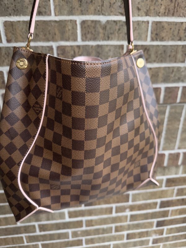 Authentic Louis Vuitton Caissa Hobo, Rose Ballerine, with LV key ring and LV dustbag included - Image 37