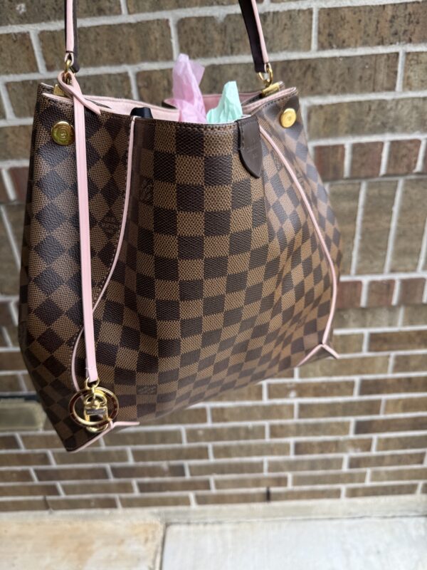 Authentic Louis Vuitton Caissa Hobo, Rose Ballerine, with LV key ring and LV dustbag included - Image 42