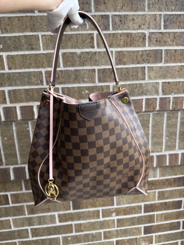 Authentic Louis Vuitton Caissa Hobo, Rose Ballerine, with LV key ring and LV dustbag included - Image 44