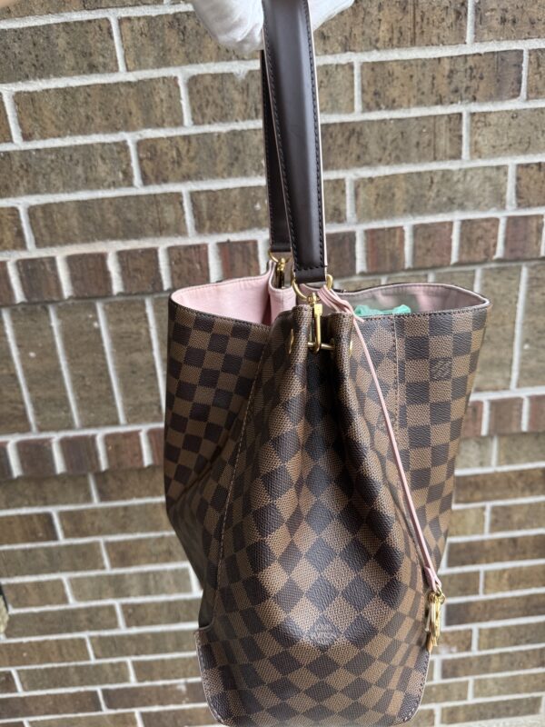 Authentic Louis Vuitton Caissa Hobo, Rose Ballerine, with LV key ring and LV dustbag included - Image 46