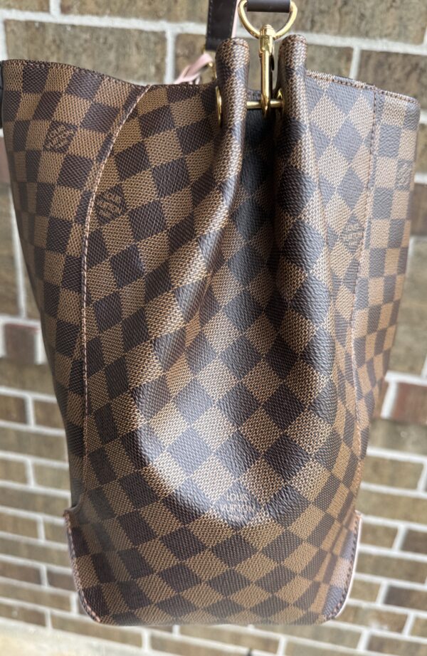Authentic Louis Vuitton Caissa Hobo, Rose Ballerine, with LV key ring and LV dustbag included - Image 48