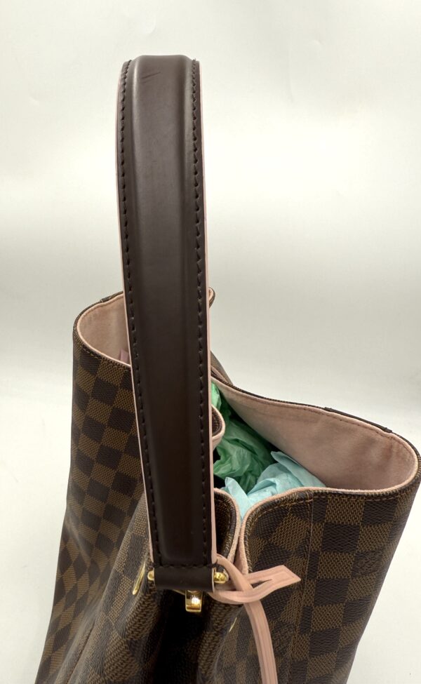 Authentic Louis Vuitton Caissa Hobo, Rose Ballerine, with LV key ring and LV dustbag included - Image 27