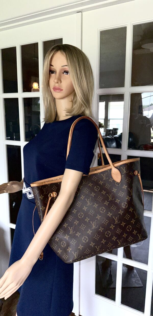 Authentic Louis Vuitton Neverfull MM, monogram with LV dustbag included - Image 4