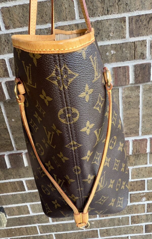 Authentic Louis Vuitton Neverfull MM, monogram with LV dustbag included - Image 9