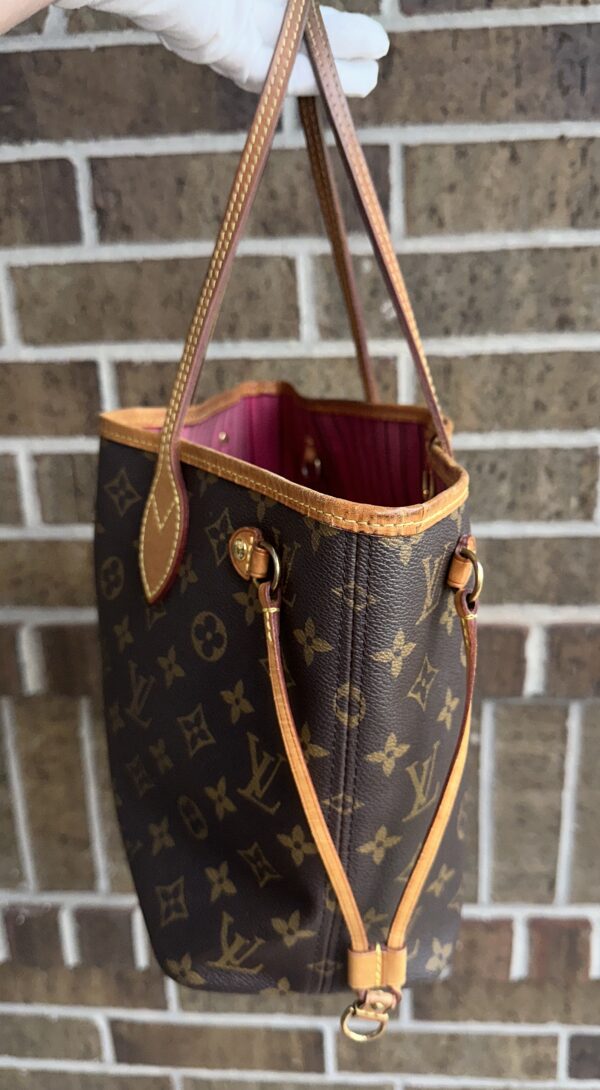 Authentic Louis Vuitton Neverfull PM, Pivoine with LV dustbag included - Image 7